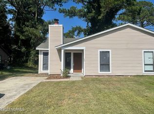 157 Village Cir, Jacksonville, NC 28546