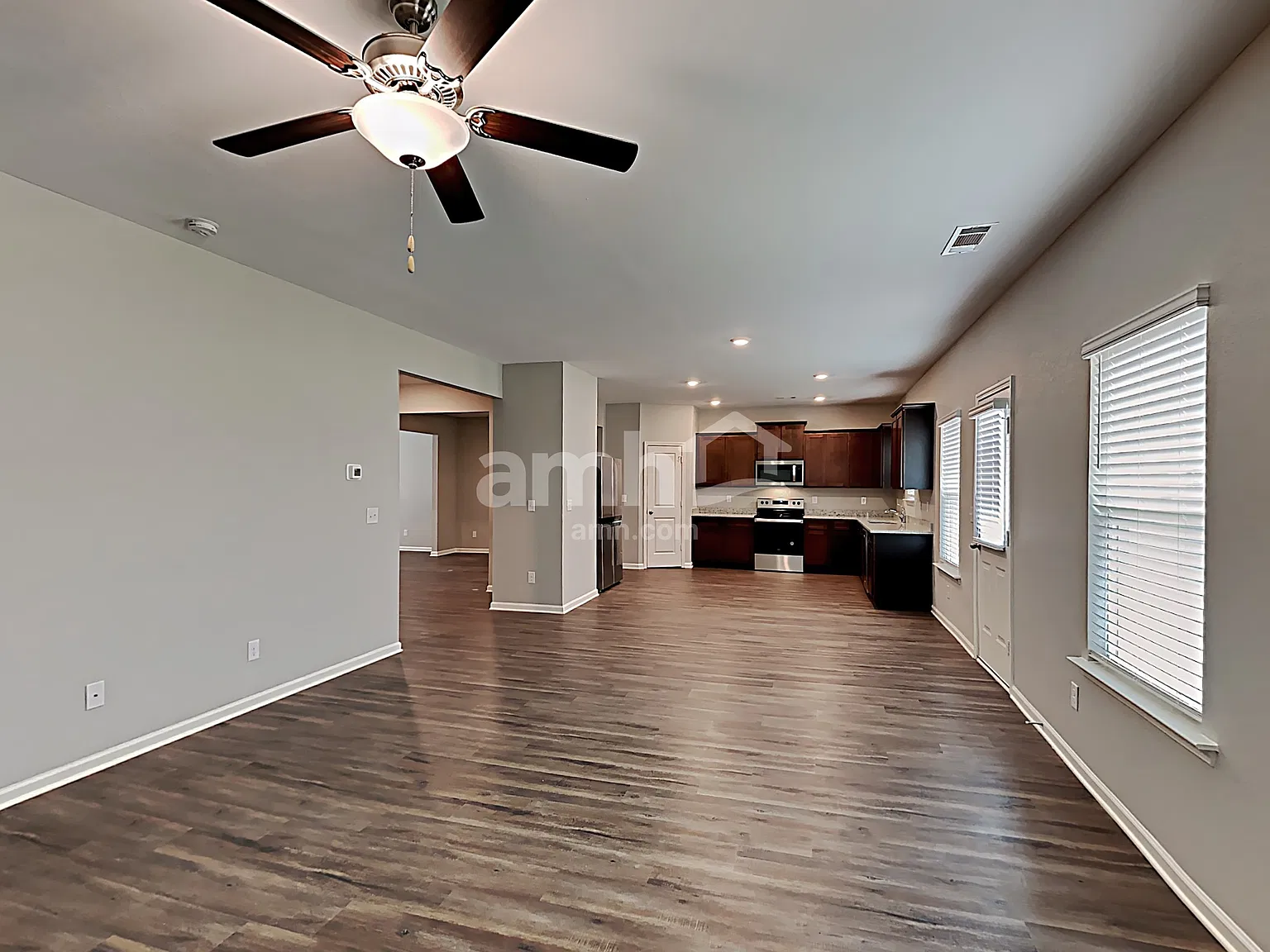 4 bed, 2.5 bath, 2379 sqft, $2,180 — Photo 4