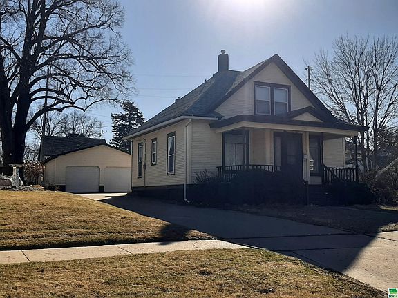 2nd image of 834 Central Avenue Pl NW