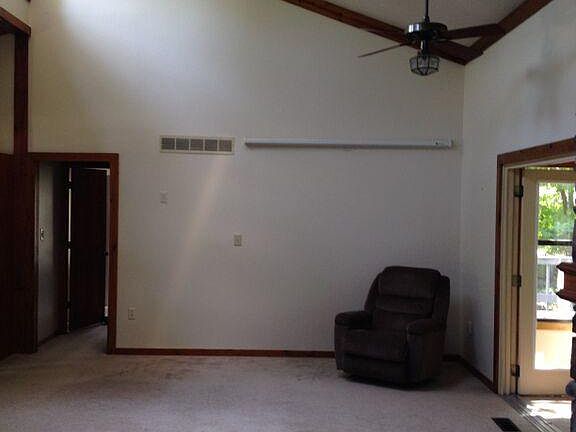 2nd image of 7949 Winterberry Pl