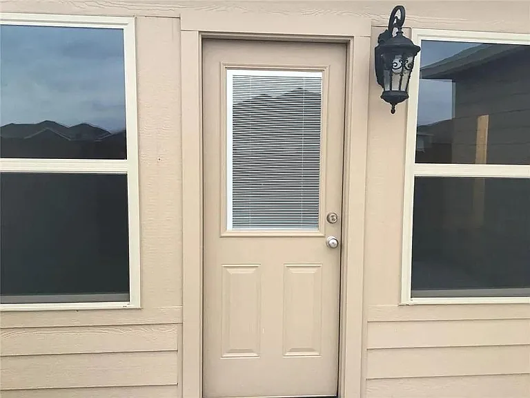 309 Lead Creek Dr — Photo 9