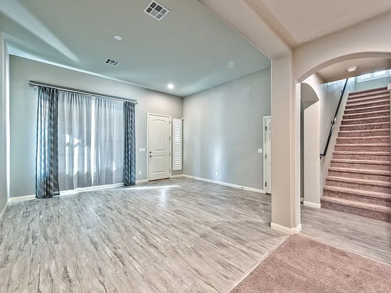 10616 Aphrodite St — Photo 2