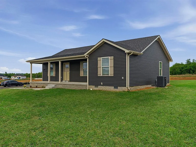 498 Tundra Ave — Photo 3