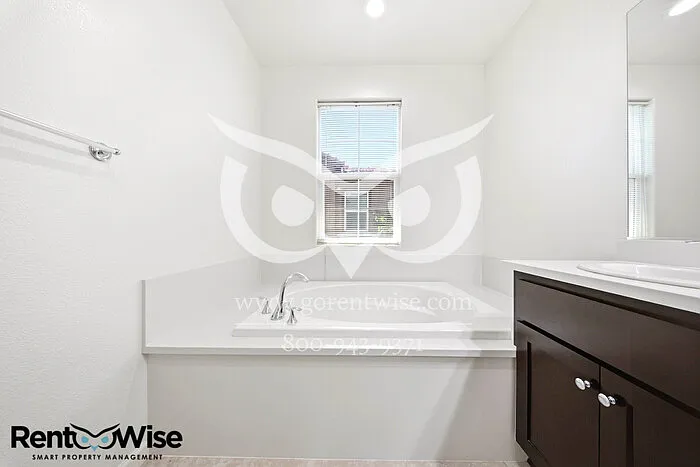 1583 Sylvia St — Photo 17