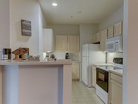 5th image of N113W16241 Sylvan Cir Unit 115