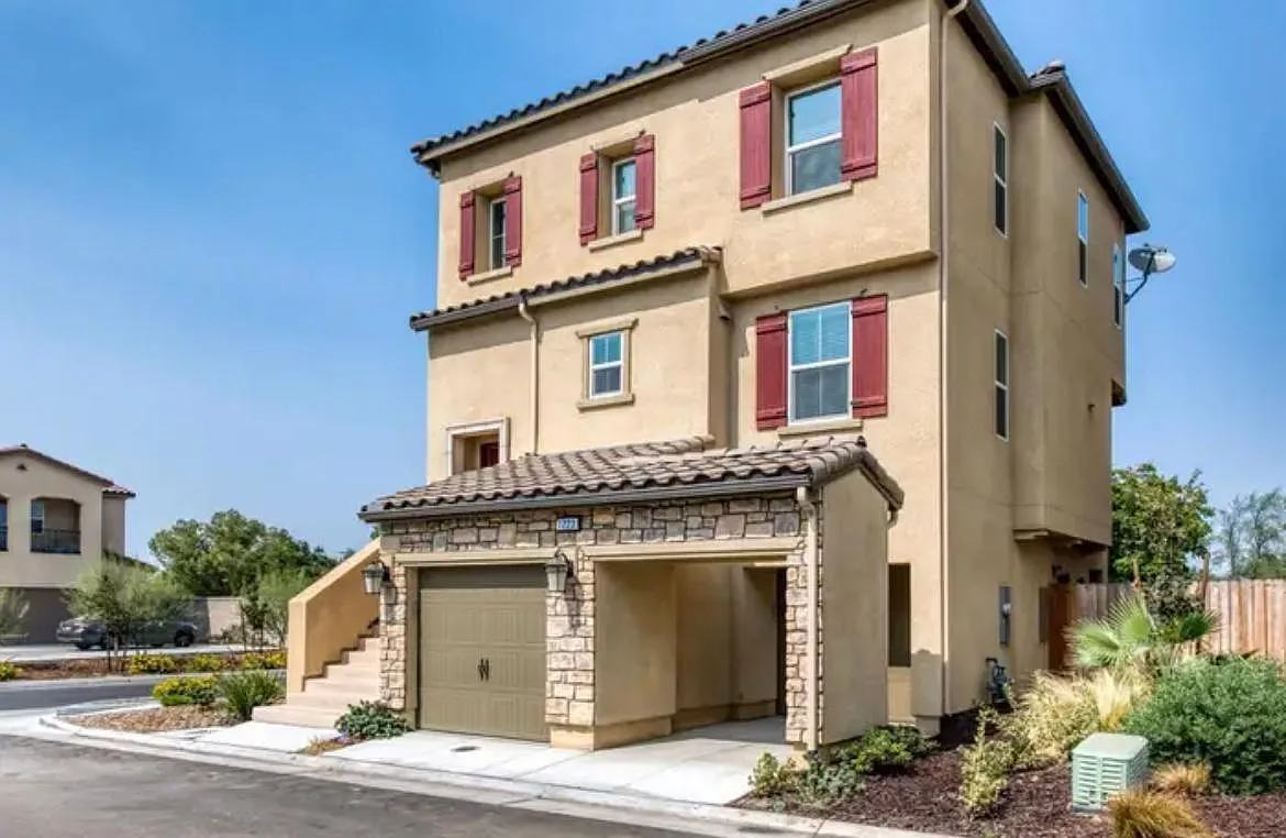 1223 Terrazo Way photo 1