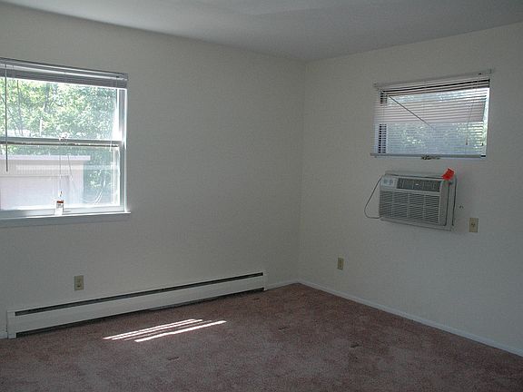 5th image of 1329 Saint Paul Ave APT 12