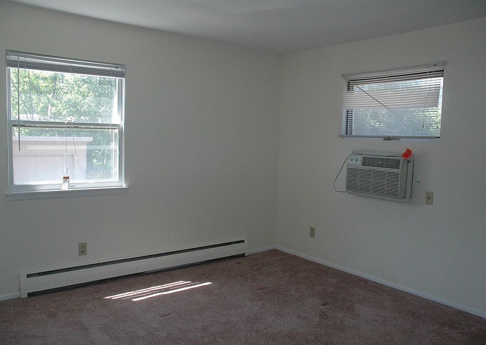 1st image of 1329 Saint Paul Ave APT 1
