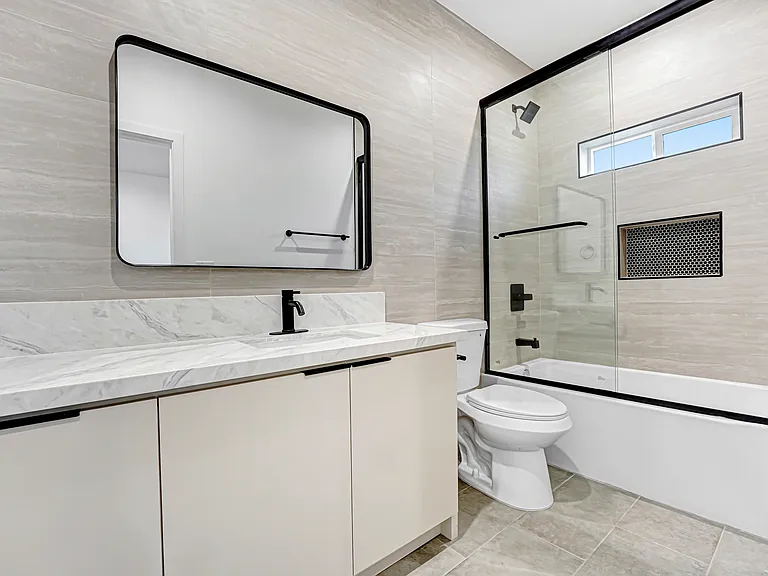 5346 1/2 Oakland St — Photo 12