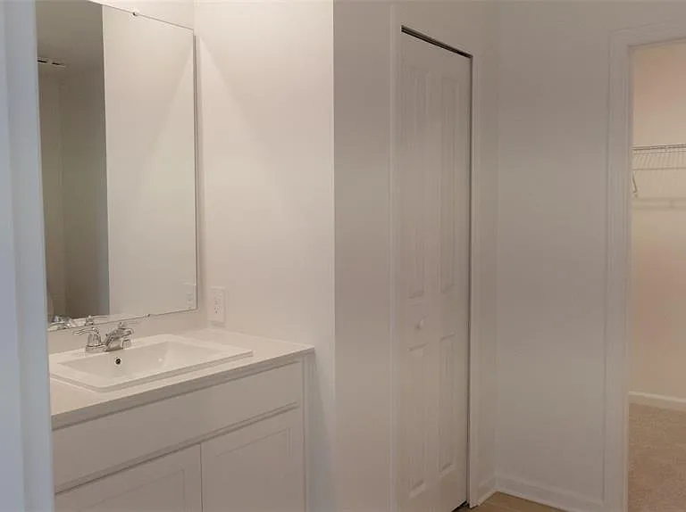 6433 Domizio Dr — Photo 29