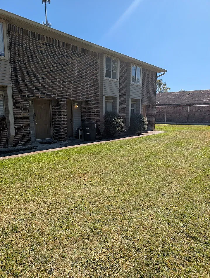 2 bed, 1.5 bath, 1100 sqft, $875 — Photo 4