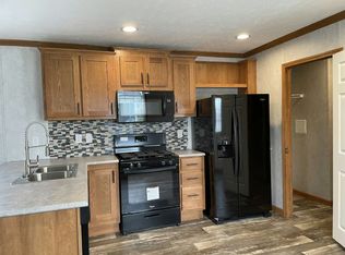 638 Birchwood Dr, Lockport, NY 14094