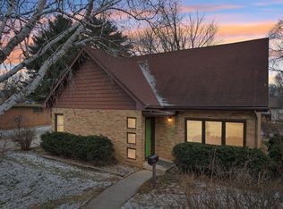230 1st St, Prairie Du Sac, WI 53578