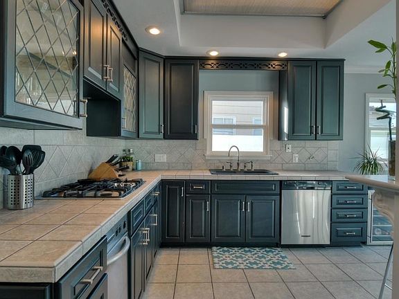 5th image of 4014 N Hempstead Cir