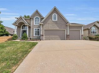 305 SE Battery Dr, Lees Summit, MO 64063