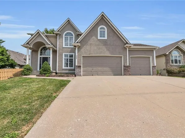 305 SE Battery Dr, Lees Summit, MO 64063