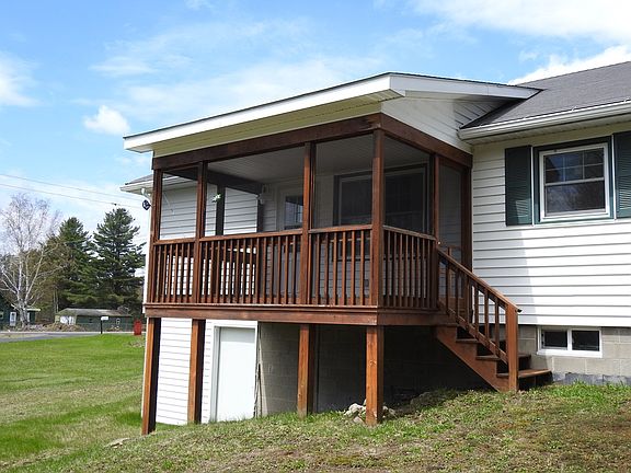 3rd image of 39 Sanford Ln