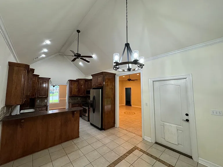 472 Grand Oaks Dr — Photo 5