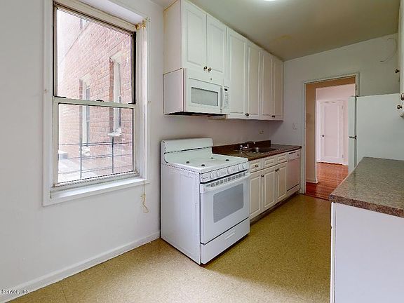 4th image of 299 Saint Marks Pl APT 108