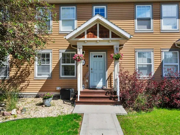 28 S Rafferty Ct, Sylvan Lake, AB T4S 0K3