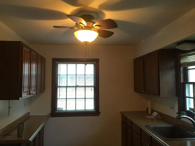 2629 Greenway St — Photo 3