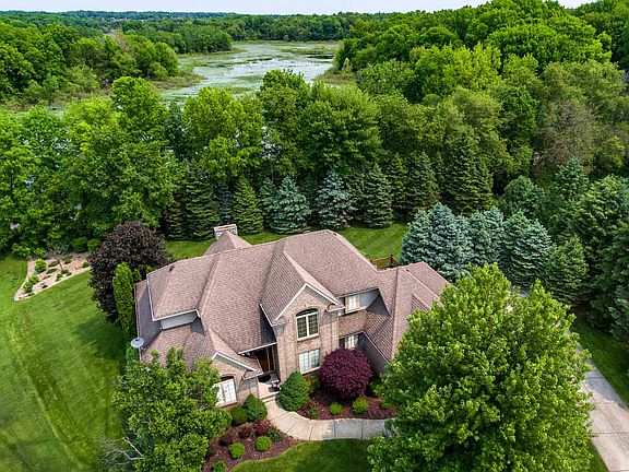 2nd image of 51585 Windyridge Ct