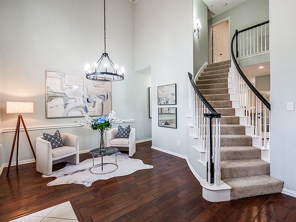 2nd image of 14613 Hawthorne Ct