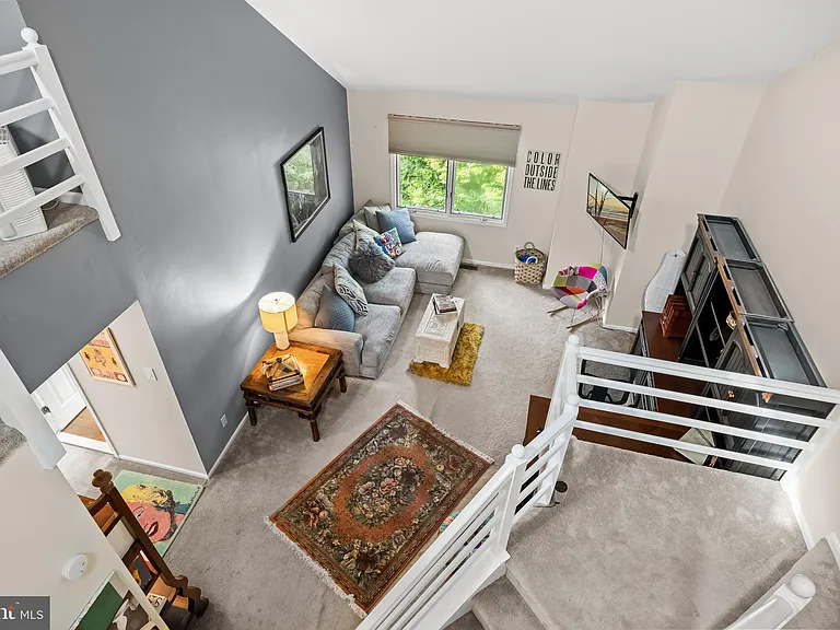 1410 Chanticleer — Photo 27