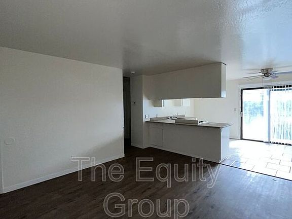 3rd image of 10712 Railroad Ave