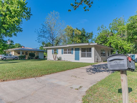 2nd image of 1409 Longleaf Dr