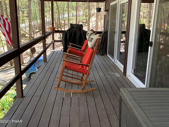 3rd image of 224 Basswood Dr