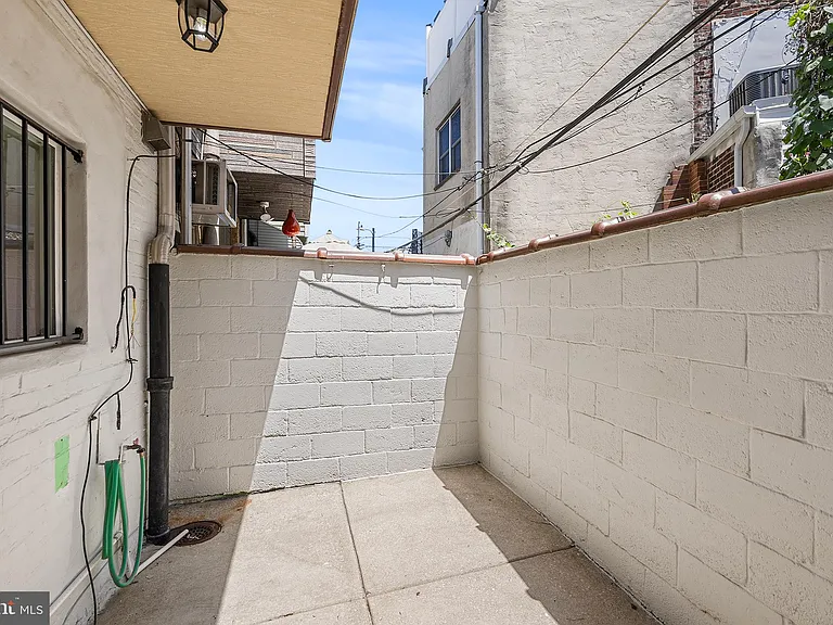 1725 S Iseminger St — Photo 15
