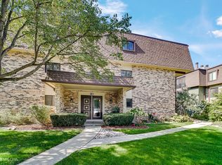 9182 South Rd APT A, Palos Hills, IL