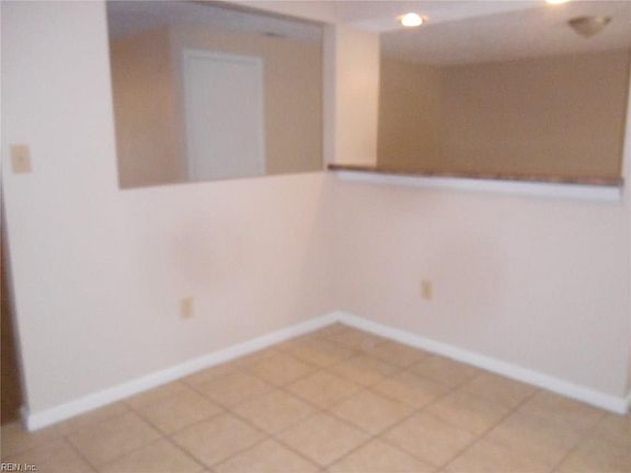 5th image of 245 Anne Dr
