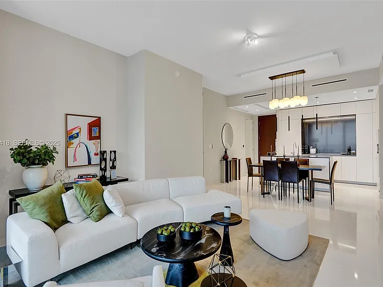 300 Biscayne Blvd #2305W — Photo 6