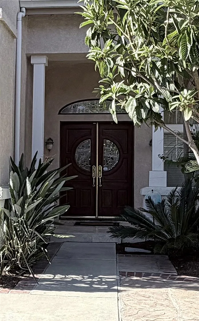 4 bed, 2496 sqft, $6,000 — Photo 2