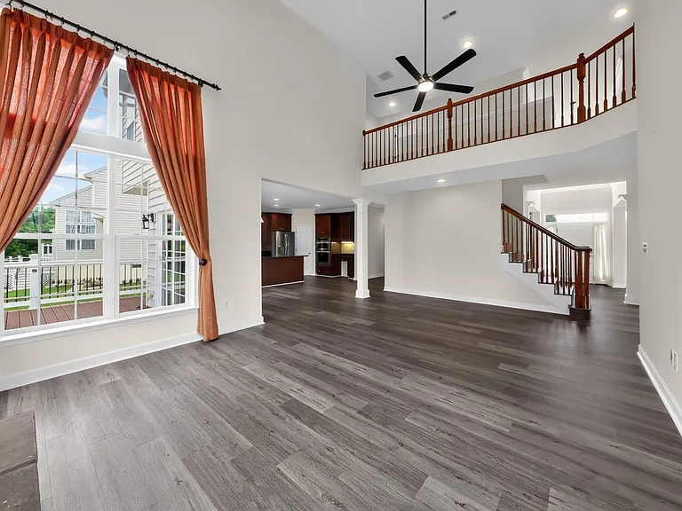 110 Plymouth Pl — Photo 10