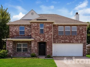 2208 Capstan Dr, Arlington, TX 76002