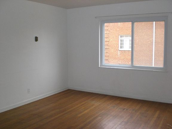 3rd image of 3735 Rocky River Dr