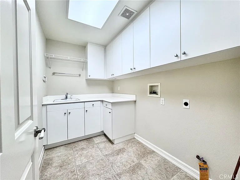 17 Pamela Way — Photo 28