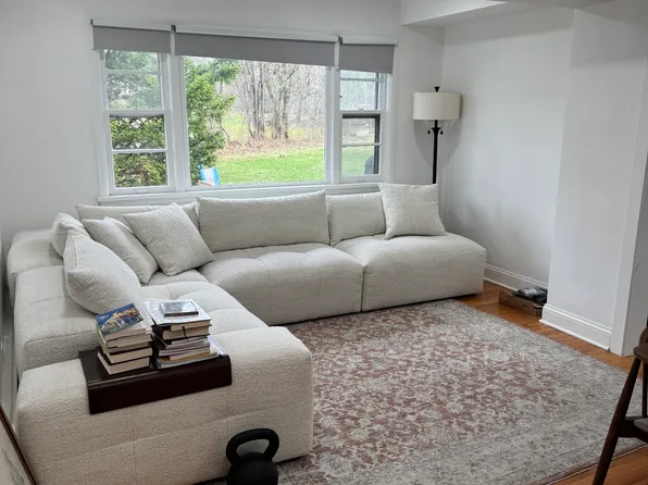 269 E Woodland Rd #3, Lake Forest, IL 60045