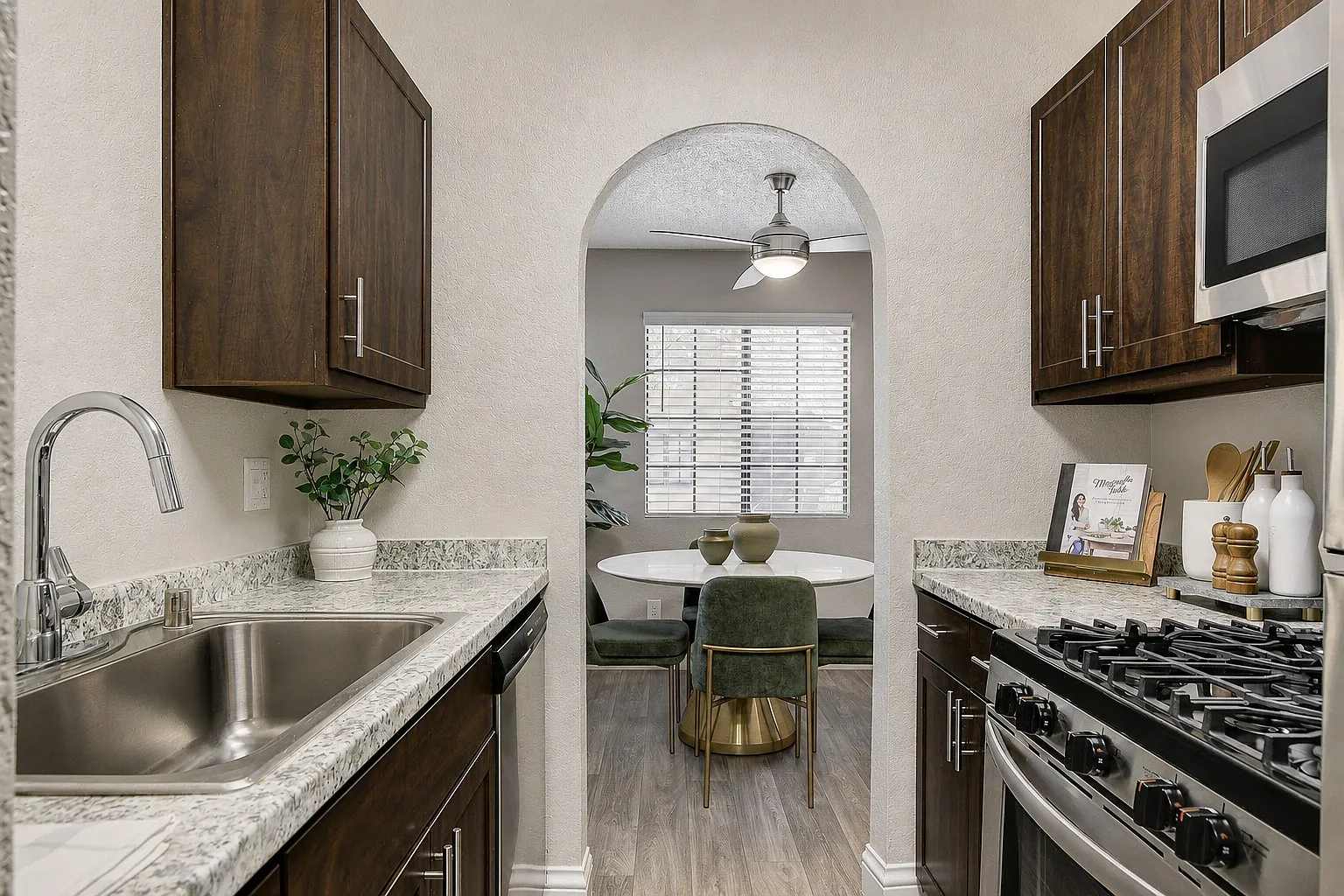 Hidden Cove Apartments — Photo 3