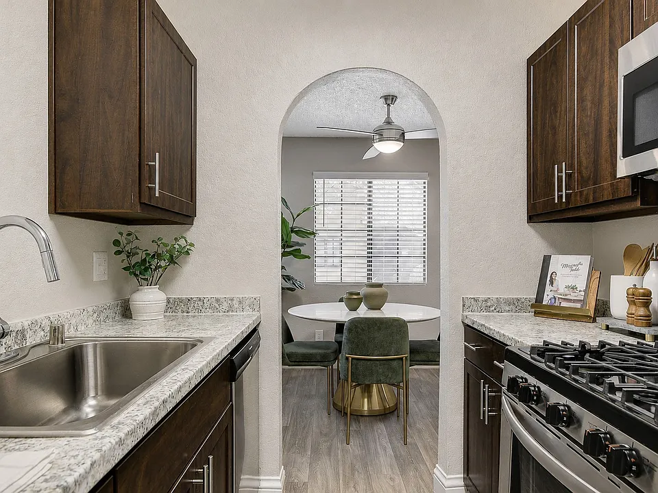 Spanish Wells Apartments