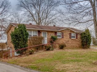 4364 Dover Rd, Woodlawn, TN 37191