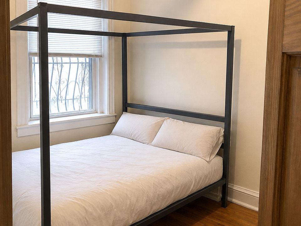 1st image of 360 Riverway St #10