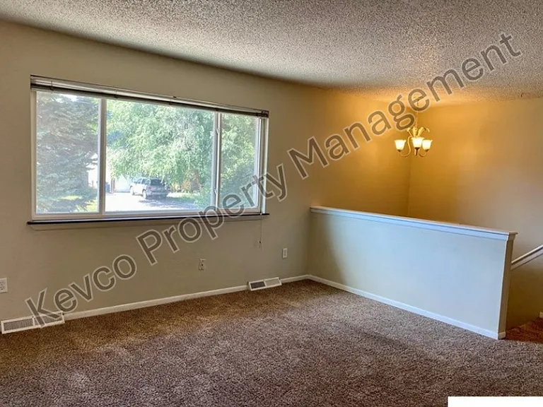 2506 Timber Ct — Photo 2