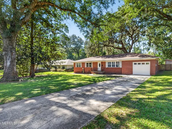 1050 CHAPEAU Road, Jacksonville, FL 32211