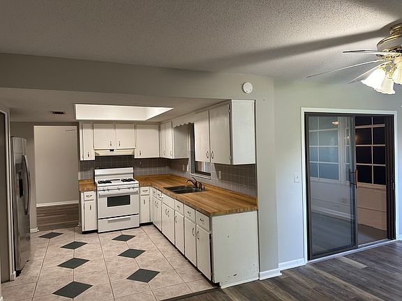 4th image of 86 Brandy Hills Dr