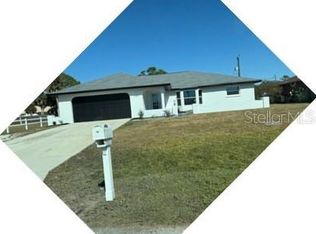 1430 Crest Dr, Englewood, FL 34223