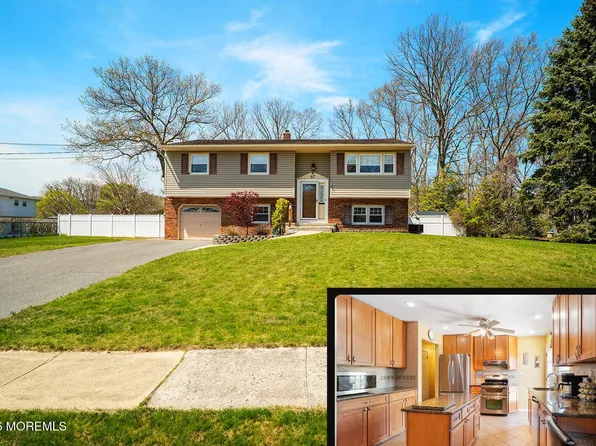 87 Newbury Road, Howell, NJ 07731